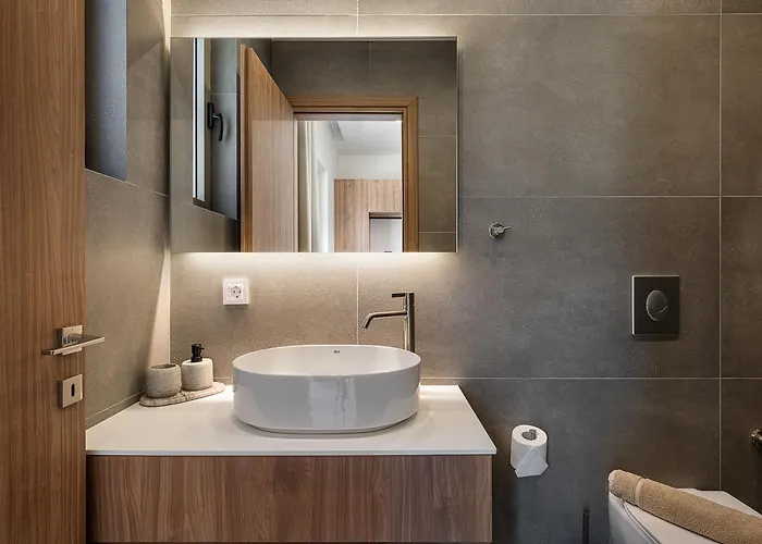 Aurea فيلة كاتو ذاراتسو