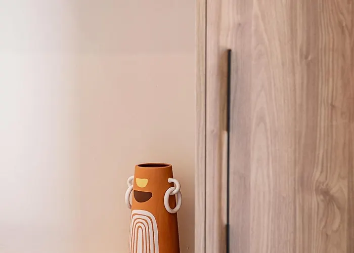 Aurea كاتو ذاراتسو