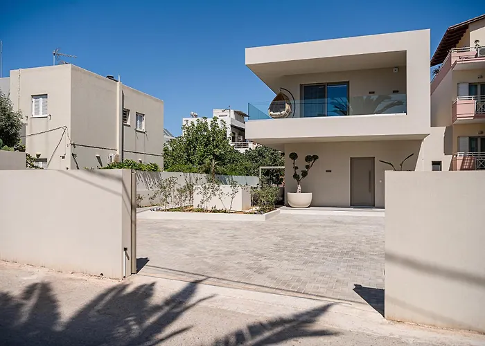 Aurea كاتو ذاراتسو