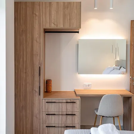 Aurea Vila Kato Daratso